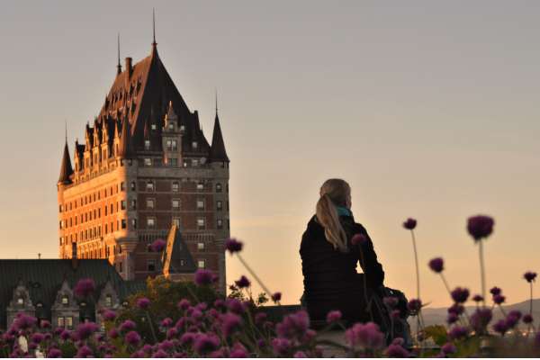 girl looking at chateau frontenac on photo tour