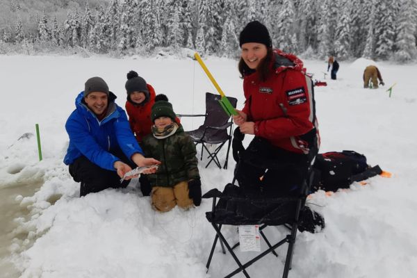 ice fishing with kids at reserve faunique portneuf